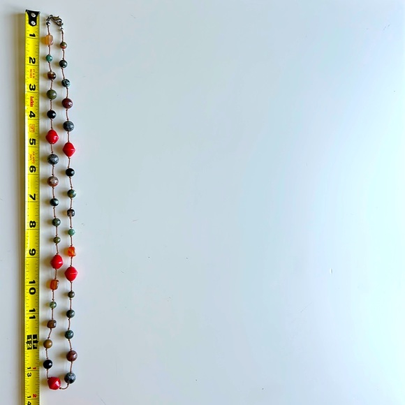 Single strand multi color necklace - Picture 2 of 3